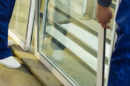 Commercial Glass Repair Technician in Fountainebleau, FL
