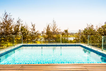 Cost of Glass Pool Fence Repair in Fountainebleau, FL